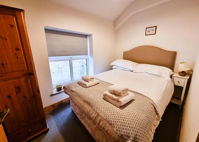 39 St Marys Walk *